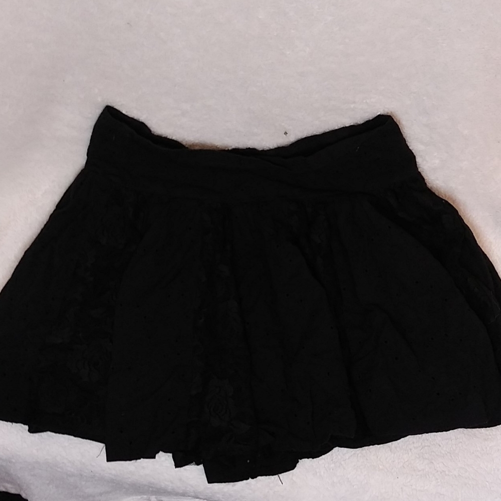 Black skirt with lace